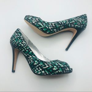 DKNY peep toe pumps 4” heel size 7 NWOT